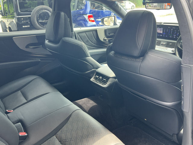 サンルーフ 黒革 デジタルインナーミラー TRDエアロ  パノラミックビューモニター BSM LTA プリクラッシュ HUD 純正ナビ テレビ 純正20インチAW クリアランスソナー パワーバックドア