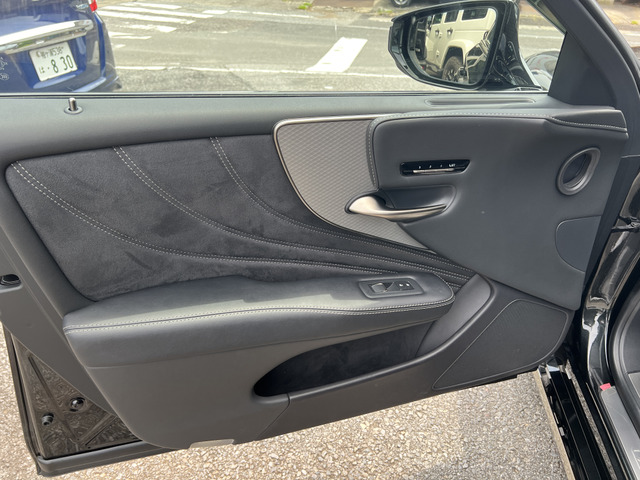 経験豊富なメカニックが御納車整備をさせていただきます。