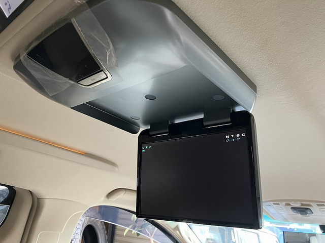 ������̃A���t�@�[�h�ɂ͒�Ԃ̃t���b�v�_�E�����j�^�[����������Ă���܂�!