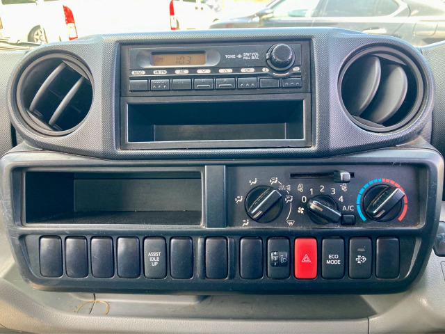 �Z���^�[�N���X�^�[(�I�[�f�B�I�E�G�A�R��/���W�X�^�[)