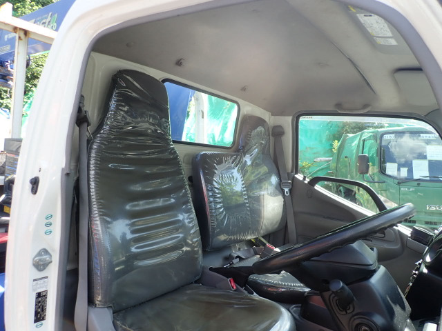 �����͔N�������ł��B�V�[�g�J�o�[�����Ă��܂��B