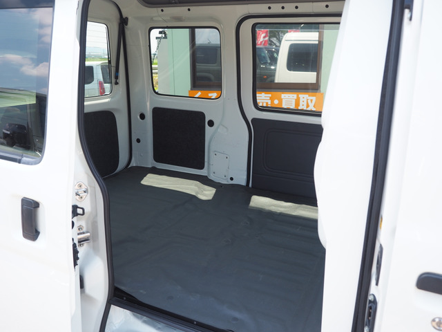 �X���C�h�h�A�Ȃ̂ŉו��̏o������y�X��