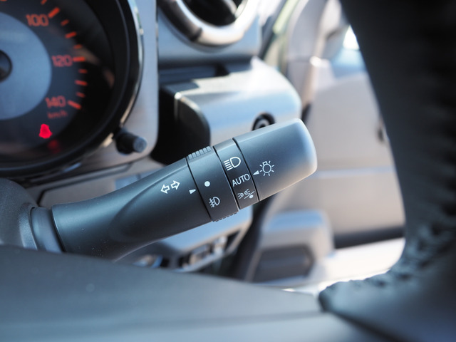 �I�[�g���C�g��