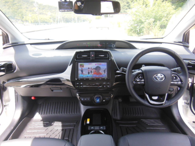 プリウス1.8 A ツーリングセレクション