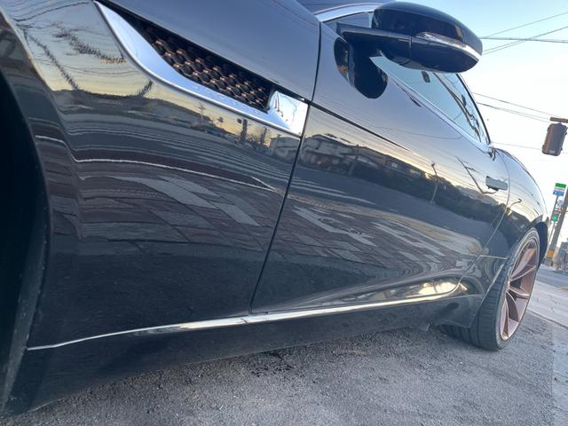 当社は、お客様が車両状態を細かく確認できるように、多数の画像を掲載しております。前半は内装画像、後半は外装画像、その後に下廻りやタイヤ、エンジンルームなども掲載致しております!是非最後までご覧下さい!