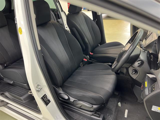 ���t�����g�V�[�g�������̃J�X�^�}�C�Y�����C�����������B �{�v���V�[�g�J�o�[��LED�Ɩ��Ȃǂ̎��t�������[�Y�i�u���ȗ����ł��ē����Ă���܂��B