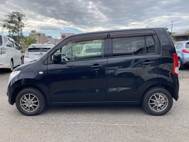 【支払総額推進店】お車をご覧い頂きまして、誠に有難う御座います。在庫車両になりますので、是非ご都合の宜しい時に、見に来て下さい。来店予約をされると、ご案内がスムーズです。