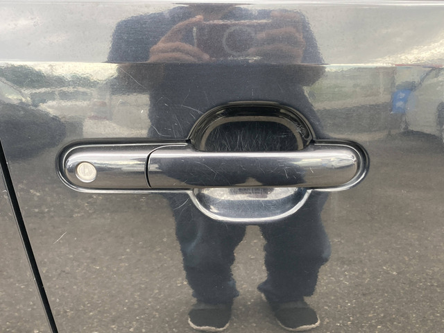 【支払総額推進店】お車をご覧い頂きまして、誠に有難う御座います。在庫車両になりますので、是非ご都合の宜しい時に、見に来て下さい。来店予約をされると、ご案内がスムーズです。