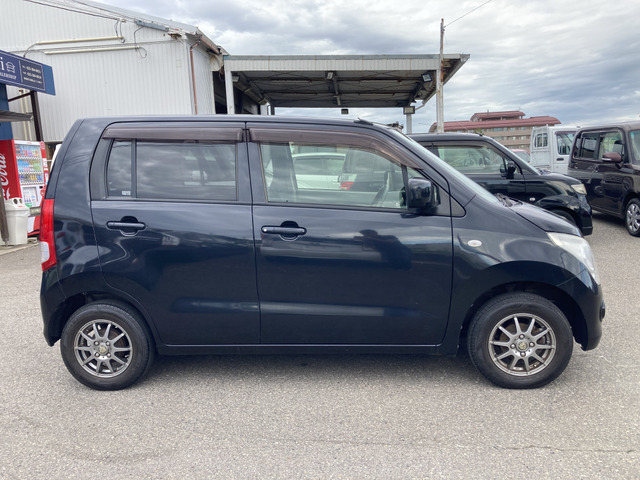 【支払総額推進店】お車をご覧い頂きまして、誠に有難う御座います。在庫車両になりますので、是非ご都合の宜しい時に、見に来て下さい。来店予約をされると、ご案内がスムーズです。