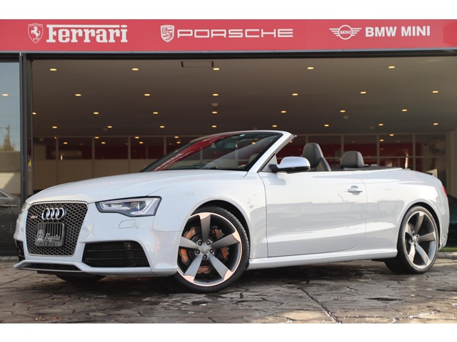 RS5カブリオレ(アウディ) 4.2 4WD　右ハンドル ユーザー買取車 スズカグレー 中古車画像