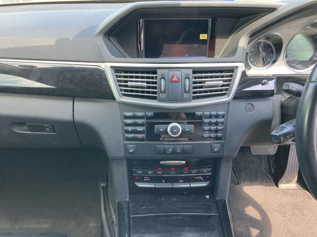 輸入車を中心に揃えています。お気軽にお問合せください。【0078-6015-15406】