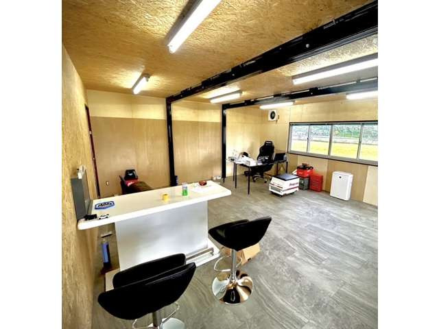 �f�ڎԎ�ȊO�ɂ�������葵���Ă��܂�! ���ԃX�y�[�X���m�ۂ��Ă���܂��̂ł��Ԃł����C�y�ɂ��z��������! �����Ɏ��M����!��������ƃA�t�^�[�t�H���[�������Ă��������܂�! �ώԂ����p�ӂ��Ă���܂��̂ŁA�S���[�ԉ\�ł�!  �c�Ǝ���:10:00�`19:00  �c