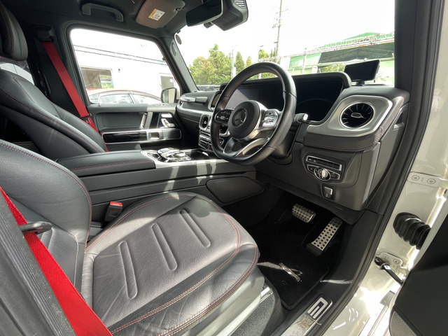 シートのホールド感も最高です。SUVならではの高い目線からの景色もバッチリです