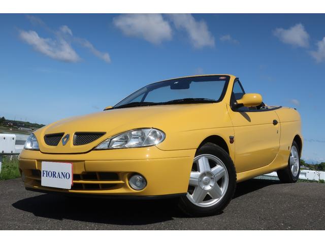 メガーヌカブリオレ（ルノー）カブリオレ ディーラー車 カルマン製カブリオレ 電動ホロ カロマット 中古車画像