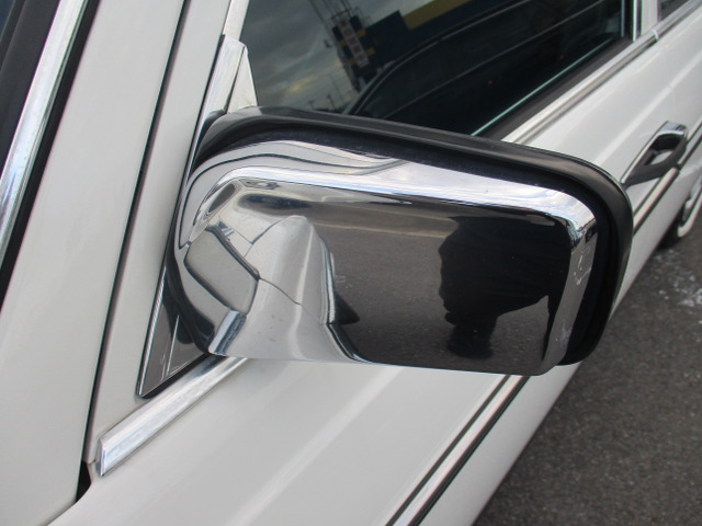 程度が悪い車が安いのは当たり前です。当店はコストを安く!薄利多売価格設定お客様が良い車両をお買い求め安くだけをこだわってます。少し年式古くても程度の良い車は沢山あります。