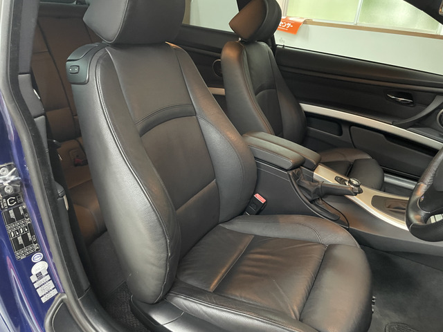 N-BOX�E�^���g�E���[�N�X���A��l�C�̌y�n�C�g���S���戵���ё����B�֗��ȗ����X���C�h�h�A�Ԃ͂���������ʋ΂ɍœK�ł��B��Ԃ̃z���C�g�p�[���⍕�ȂǁA�X���ɂȂ��J���[��Ԏ���S�����炨�T�����܂��B