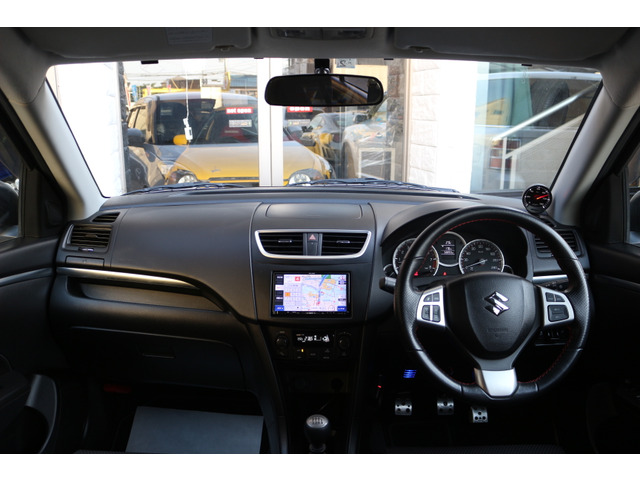 ���S�ԓ��O���N���[�j���O�ς݁��O�������グ�E�A���~�z�C���E�������E�V��E�t���A�}�b�g�E�V�[�g�S�ȁE�h�A���E�p�l���S�́E�K���X�Ȃǎԓ��̋��X�܂ōR�ې����X�^�b�t������䂱������Ď{�H���Ă��܂���