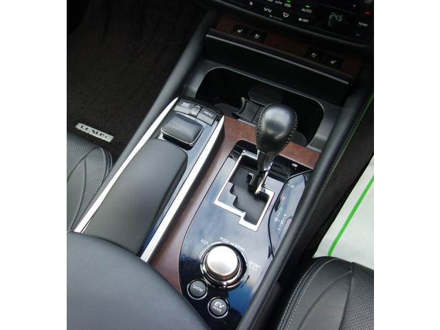 ���ԓ��N���[�j���O�ς�!����ɔ[�ԑO�ɂ͐ꑮ�X�^�b�t�������E�O�����Y��ɂ������܂���