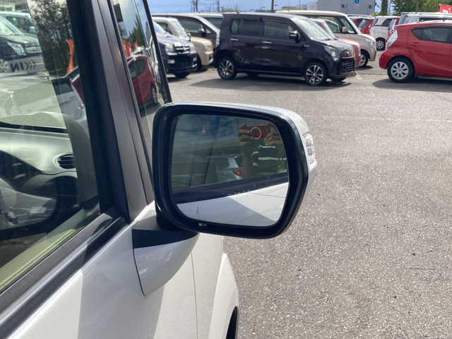 �y�x�����z���i�X�z���Ԃ������������܂��āA���ɗL�������܂��B�݌Ɏԗ��ɂȂ�܂��̂ŁA���񂲓s���̋X�������ɁA���ɗ��ĉ������B���X�\��������ƁA���ē����X���[�Y�ł��B