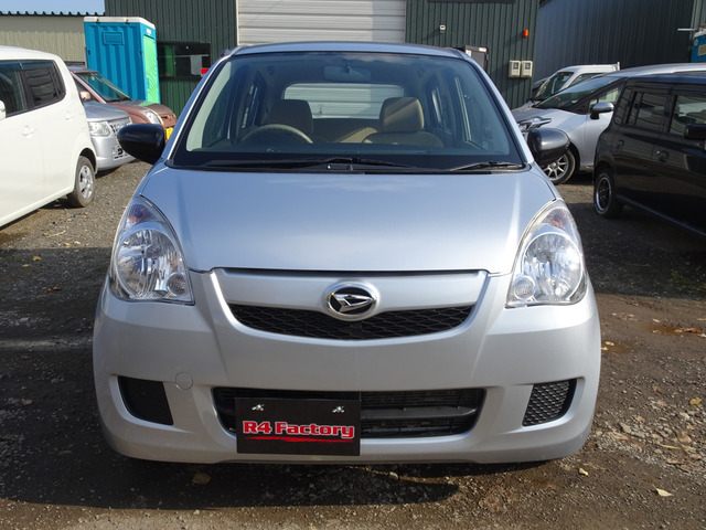 外装、内装共に綺麗にクリーニングして展示しております。ですので、納車時状態の不安もなく安心してご購入できます。気になる点ございましたら、無料〜追加料金にて修理、交換も可能です。お気軽にご質問ください。