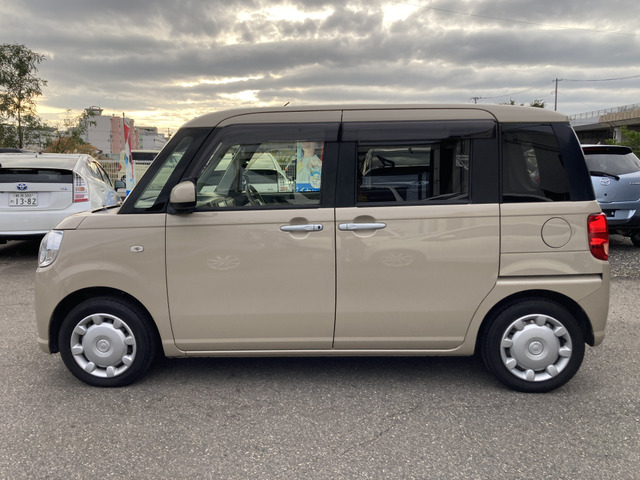 �y�x�����z���i�X�z���Ԃ������������܂��āA���ɗL�������܂��B�݌Ɏԗ��ɂȂ�܂��̂ŁA���񂲓s���̋X�������ɁA���ɗ��ĉ������B���X�\��������ƁA���ē����X���[�Y�ł��B