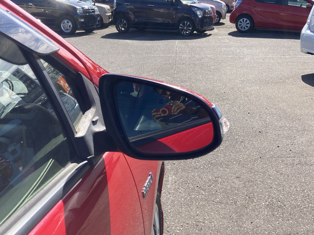 �y�x�����z���i�X�z���Ԃ������������܂��āA���ɗL�������܂��B�݌Ɏԗ��ɂȂ�܂��̂ŁA���񂲓s���̋X�������ɁA���ɗ��ĉ������B���X�\��������ƁA���ē����X���[�Y�ł��B