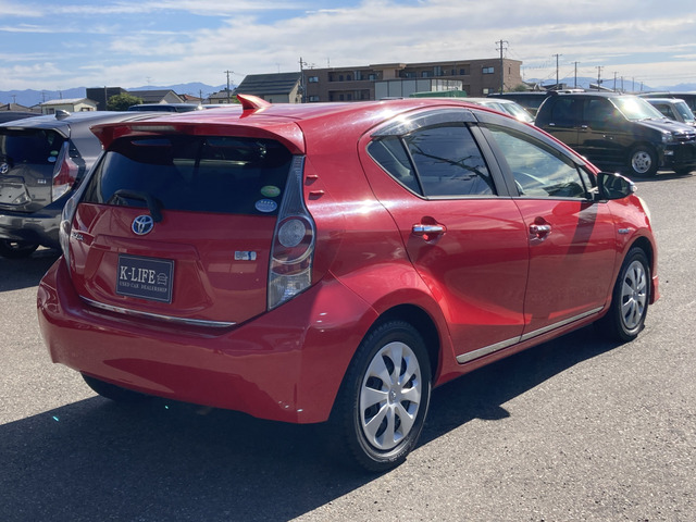 �y�x�����z���i�X�z���Ԃ������������܂��āA���ɗL�������܂��B�݌Ɏԗ��ɂȂ�܂��̂ŁA���񂲓s���̋X�������ɁA���ɗ��ĉ������B���X�\��������ƁA���ē����X���[�Y�ł��B