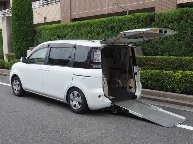 シエンタ(トヨタ) 1.5 X ウェルキャブ 車いす仕様車 タイプI 助手席側セカンドシート付　福祉車両 X ウェルキャブ 車いす仕様車 中古車画像