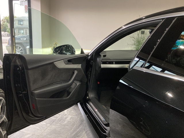 ����ȃh�A��