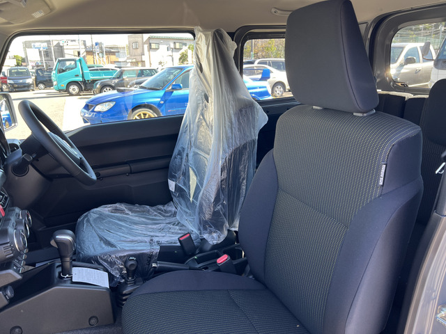 ���Ԃ͂������A�o�C�N���D���Ȑ����m���ݐЂ��Ă���܂��̂ŁA�o�C�N�̎Ԍ���J�X�^���Ȃǂ����C�y�ɂ��₢���킹��������!