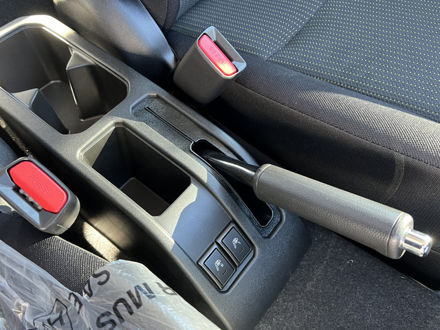 �i�r�A�h���C�u���R�[�_�[�A�o�b�N�J�����A���[�_�[�AETC�Ȃǂ̊e�핔�i�̎��t�����s���Ă���܂��B