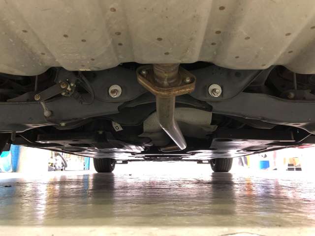 気になる様な錆や腐食もございません。