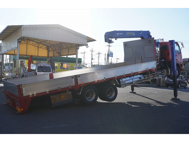 �V�Ԓ����������Ă���܂��B���g�p�̎ԂȂǂ����Ŕ[���������g���b�N����������u���Ă���܂��̂ł������������B