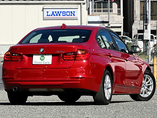 3シリーズセダン320i