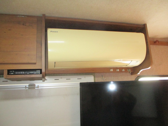 �_�C�L�� 2.2Kw �G�A�R�� Li-ion�o�b�e���[�Ŏԓ����₵�܂��B ��ӂ̃G�A�R���ғ���ڎw���܂�