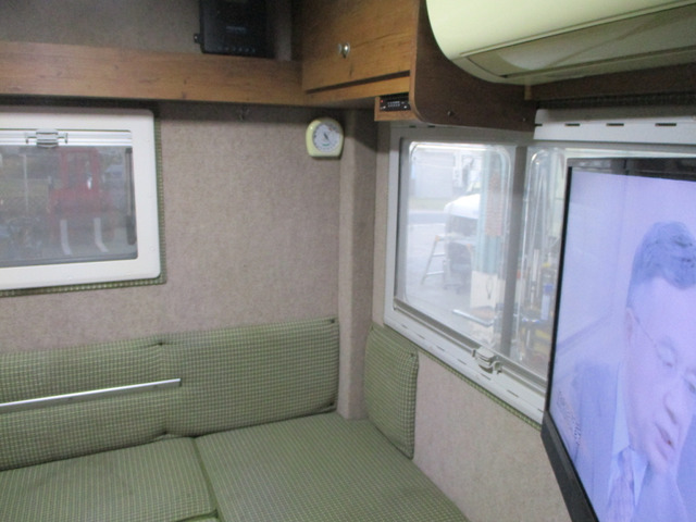 ���r���O�����Ă��܂� �E�C���h�͂��݂� ���͉��J���ł� �ډB�V�F�[�h�͏㉺�̃X���C�h�ł�