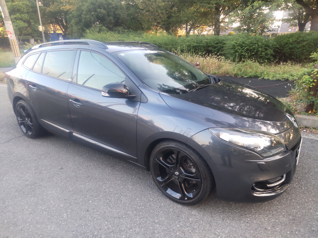 メガーヌエステートGT 220