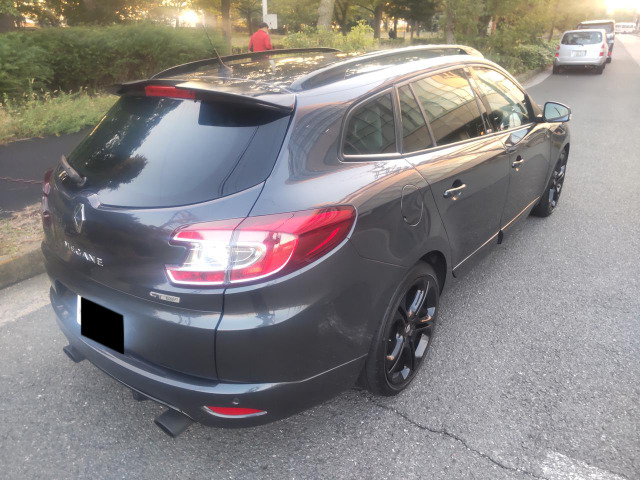 メガーヌエステートGT 220