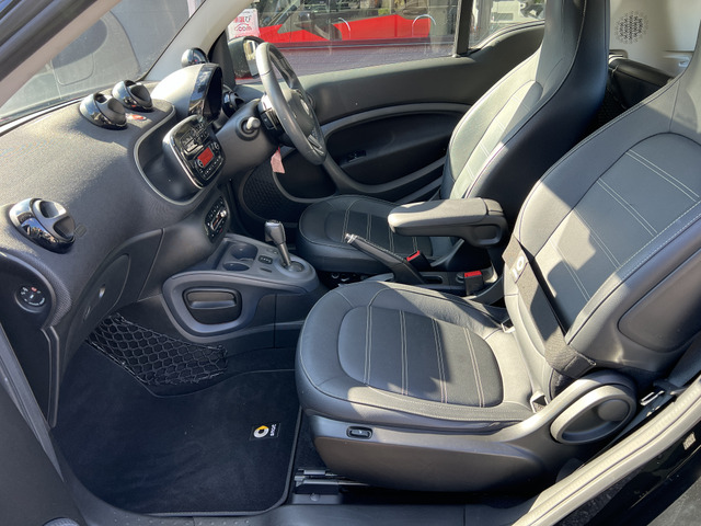 �g���b�N�̎Ԍ��␮���A�̔��������Ă���܂��B���^�����^�܂ł��Ή��\�ł��B