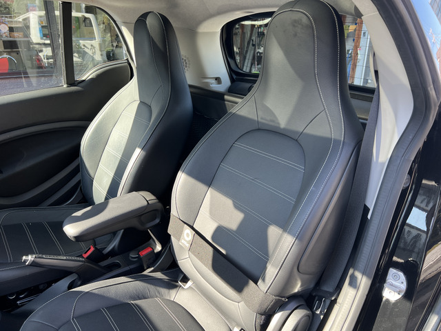 ���Ԃ͂������A�o�C�N���D���Ȑ����m���ݐЂ��Ă���܂��̂ŁA�o�C�N�̎Ԍ���J�X�^���Ȃǂ����C�y�ɂ��₢���킹��������!