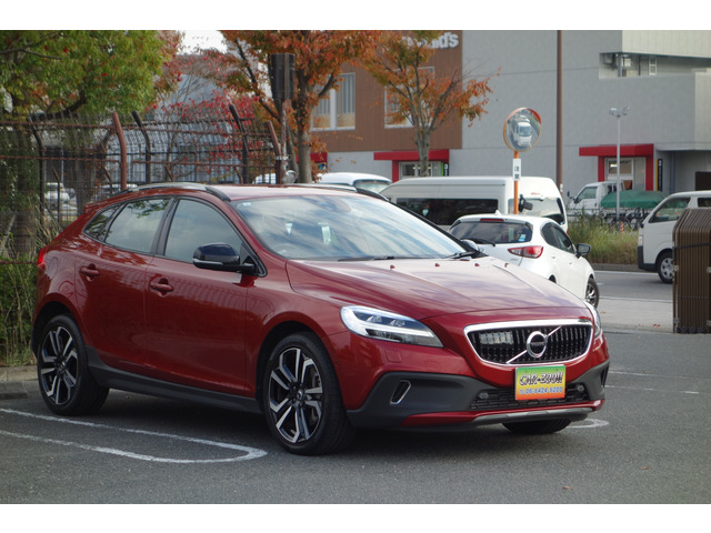 ボルボ V40クロスカントリーの中古車・相場情報｜中古車検索 - 価格.com