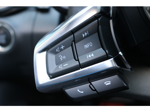 ���X�e�A�����O�X�C�b�`�t���Ŏ茳�ŃI�[�f�B�I���삪�\�ł�!�����X�e�A�����O�X�C�b�`�ڐ݉��H�Z�b�e�B���O�ς�!