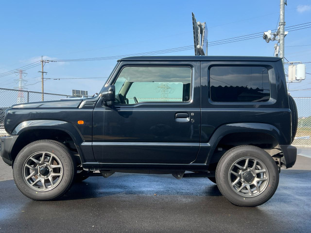 【ガラスコーティング】中古軽自動車66,000円(税込)〜【セラミックコーティング】中古軽自動車110,000円(税込)〜 自社コーティングブースにて新車・中古車ボディーコーティングも実施!