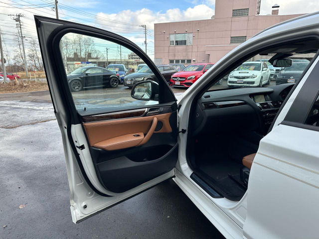 ガソリン・軽油が高い昨今で、低燃費車といえばハイブリッドやディーゼルですが、いかんせんパワーが足りません(&acute;;&omega;;`)笑。しかしこちらのXD3安価な軽油で走るのに395馬力もあります!!