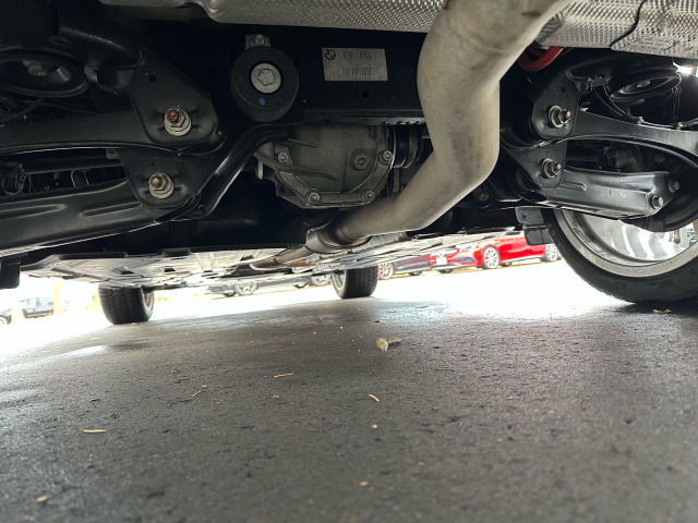 北海道の販売店ですが、本州より仕入れをしているのでサビの心配はございません!下廻りの塩害防止塗装も承っておりますので、お気軽にお申し付け下さい☆