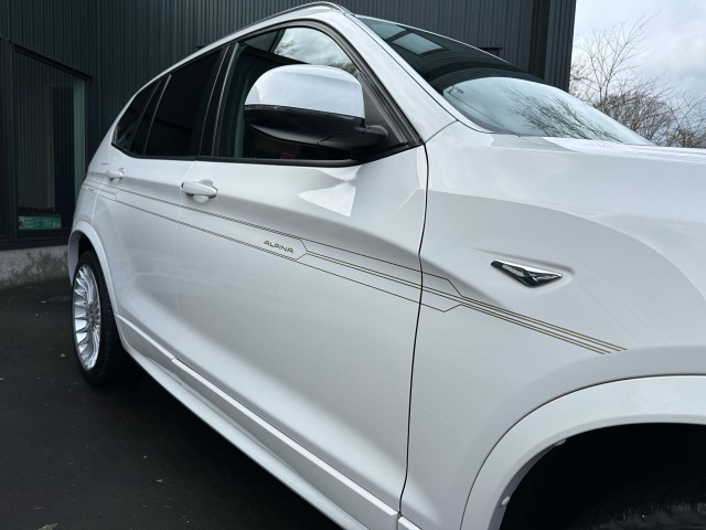 BMWアルピナといえば、ピンストライプですよね〜♪