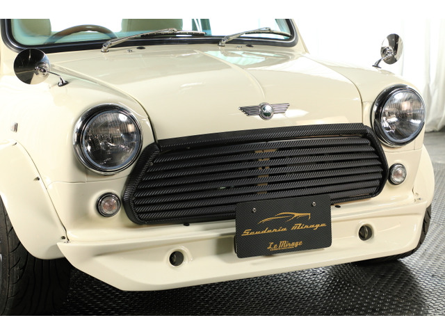 �t�����g���b�v�X�|�C���[���V�i����������Ă��܂��B�t�����g�O������3M�J�[�{�����V�[�g�ł̃��b�s���O���{����Ă��܂�