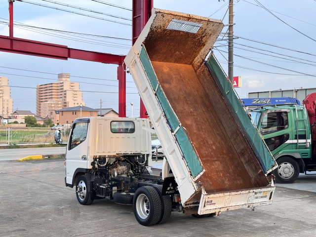 キャンターダンプ