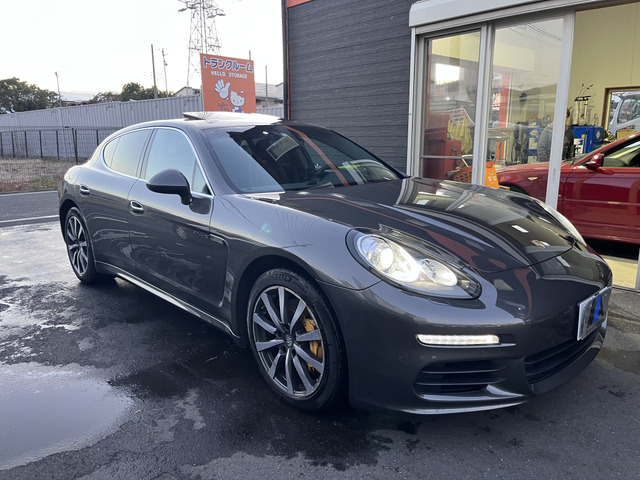 販売・メンテナンスだけではなく、自動車保険業務・事故・レッカーサービスにも対応しております!