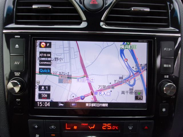 純正メモリーナビは8インチタッチパネル。